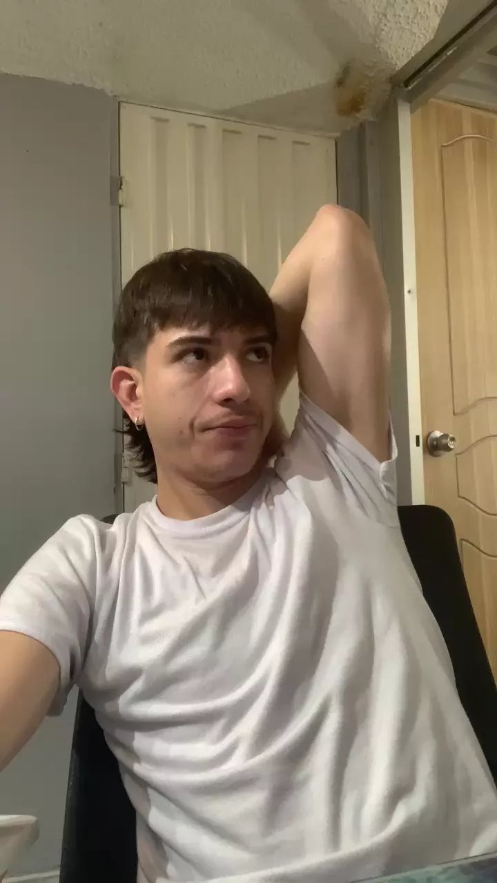 Offline Bayron_77 on Cam4