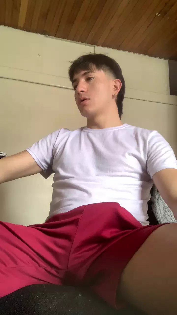 Offline Bayron_77 on Cam4