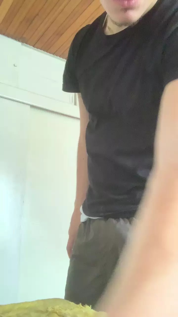 Offline Bayron_77 on Cam4