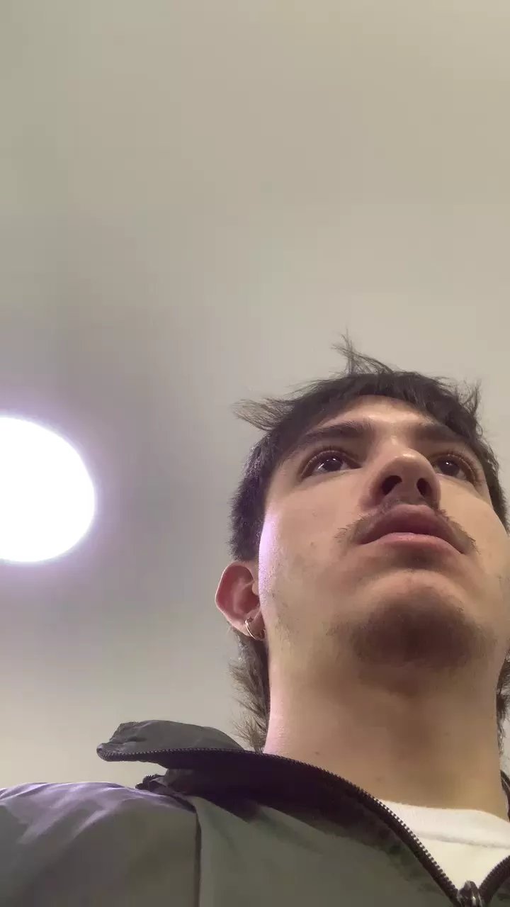 Offline Bayron_77 on Cam4