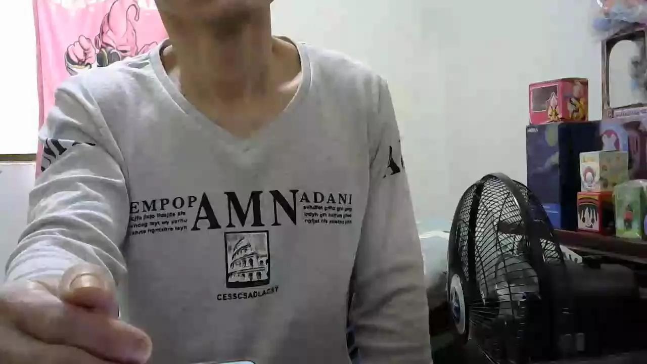 bbq322 on Cam4 