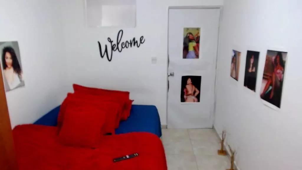 Bellacrespa on Cam4 