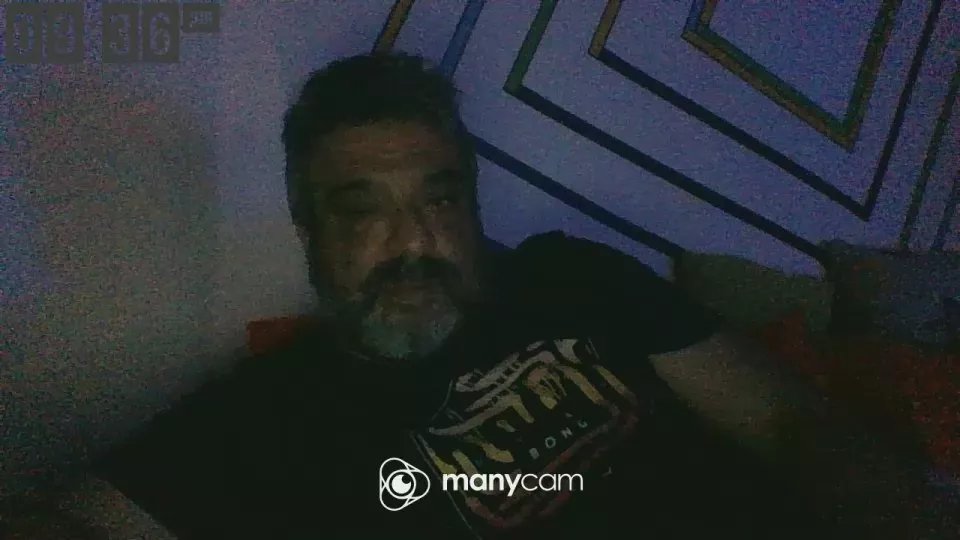 Offline benenzo on Cam4