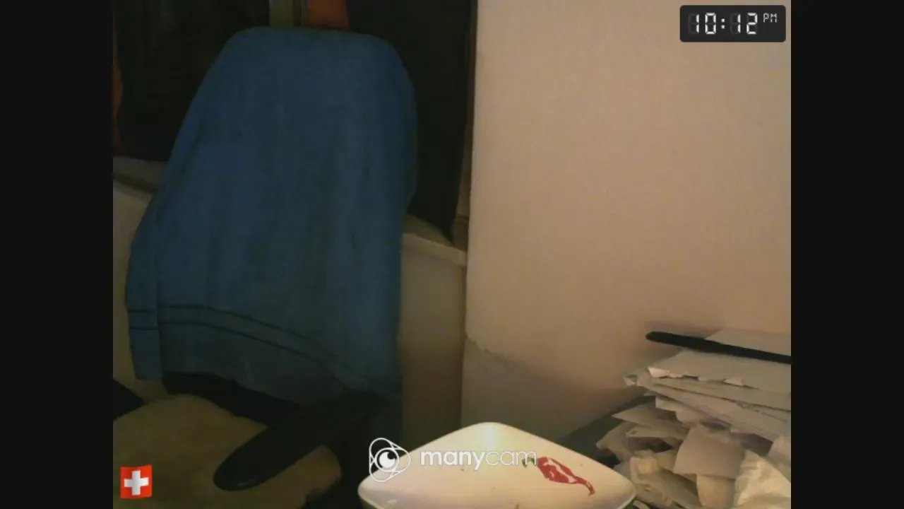 Offline benenzo on Cam4