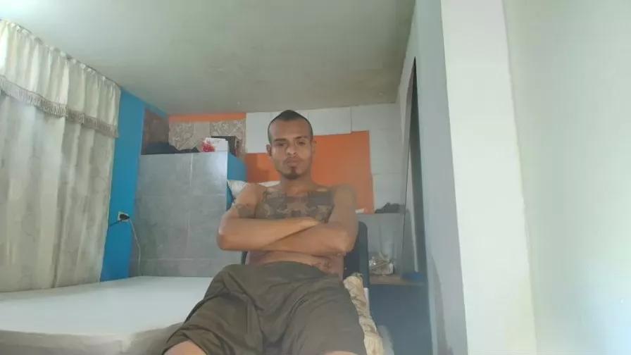 Bigcentauro23 on Cam4 