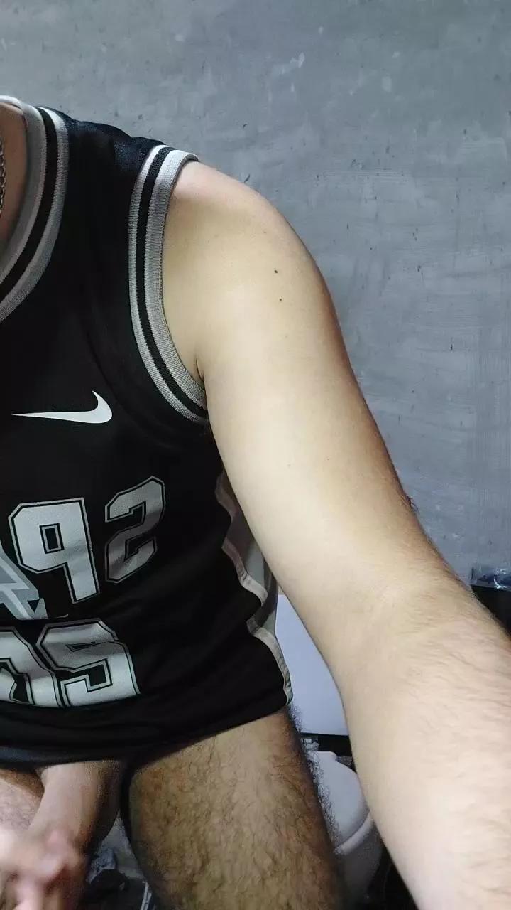 BigDick21cmPezL on Cam4 