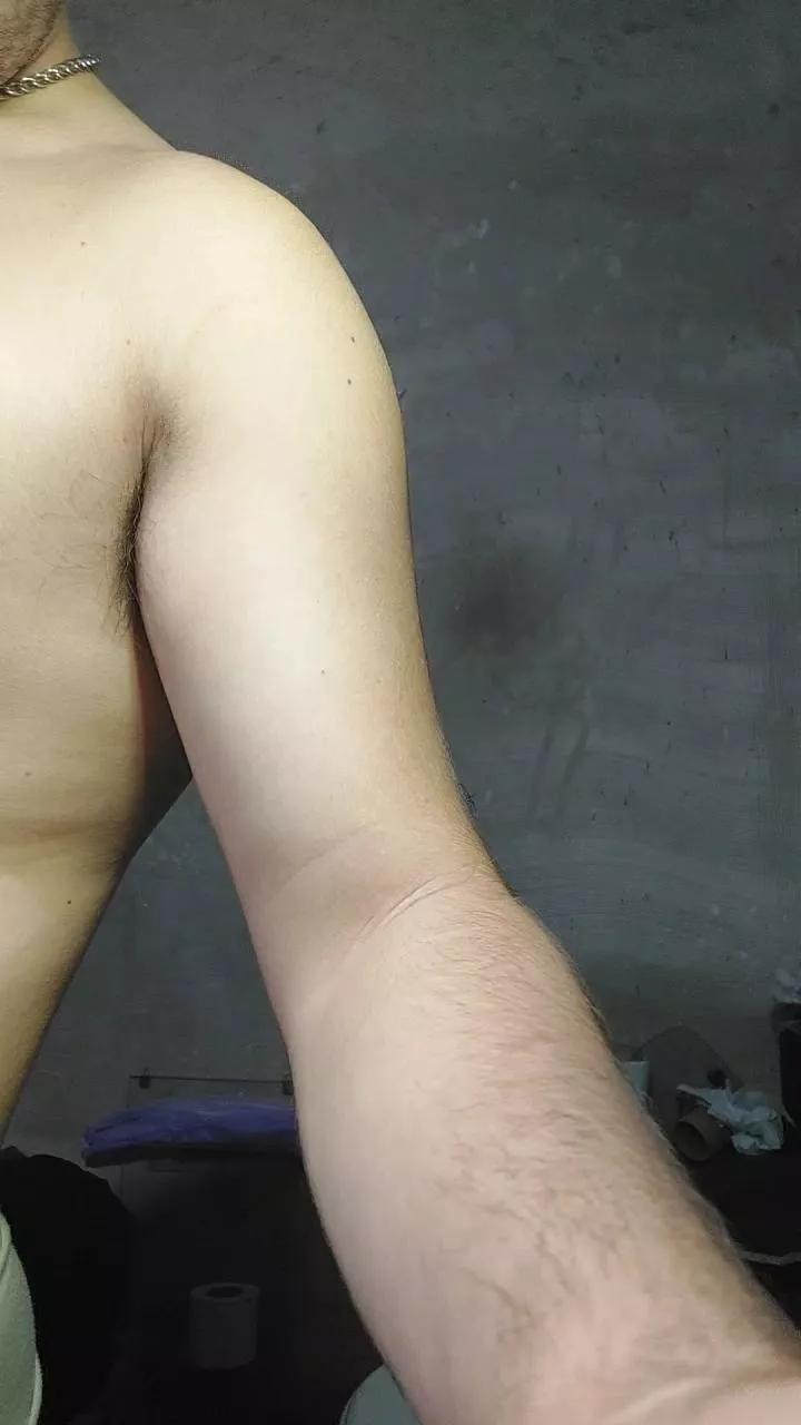 BigDick21cmPezL on Cam4 