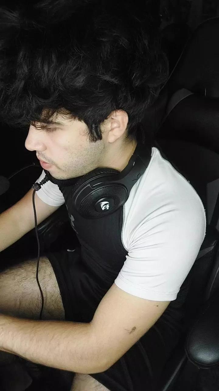 BigDick21cmPezL on Cam4 