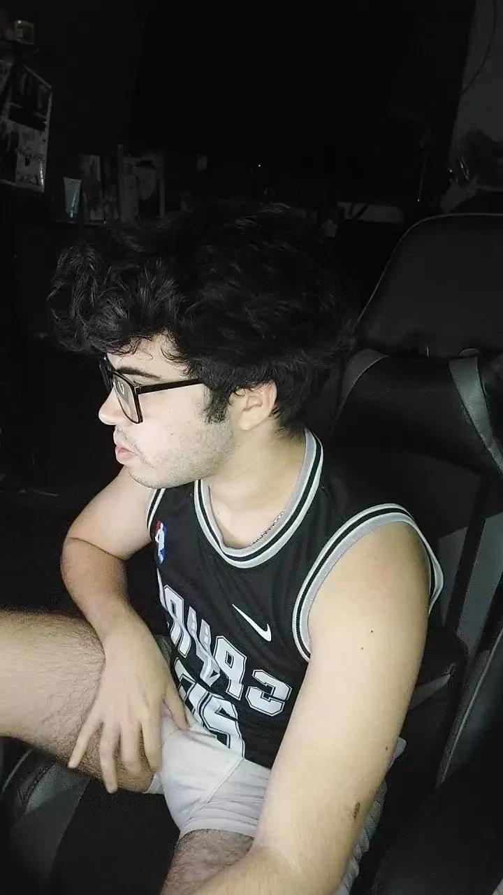 BigDick21cmPezL on Cam4 