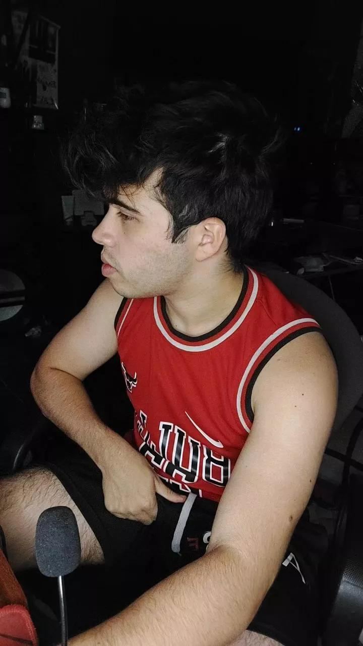 BigDick21cmPezL on Cam4 
