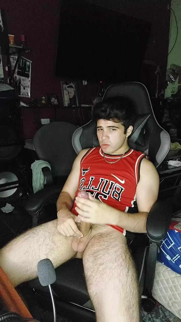 BigDick21cmPezL on Cam4 