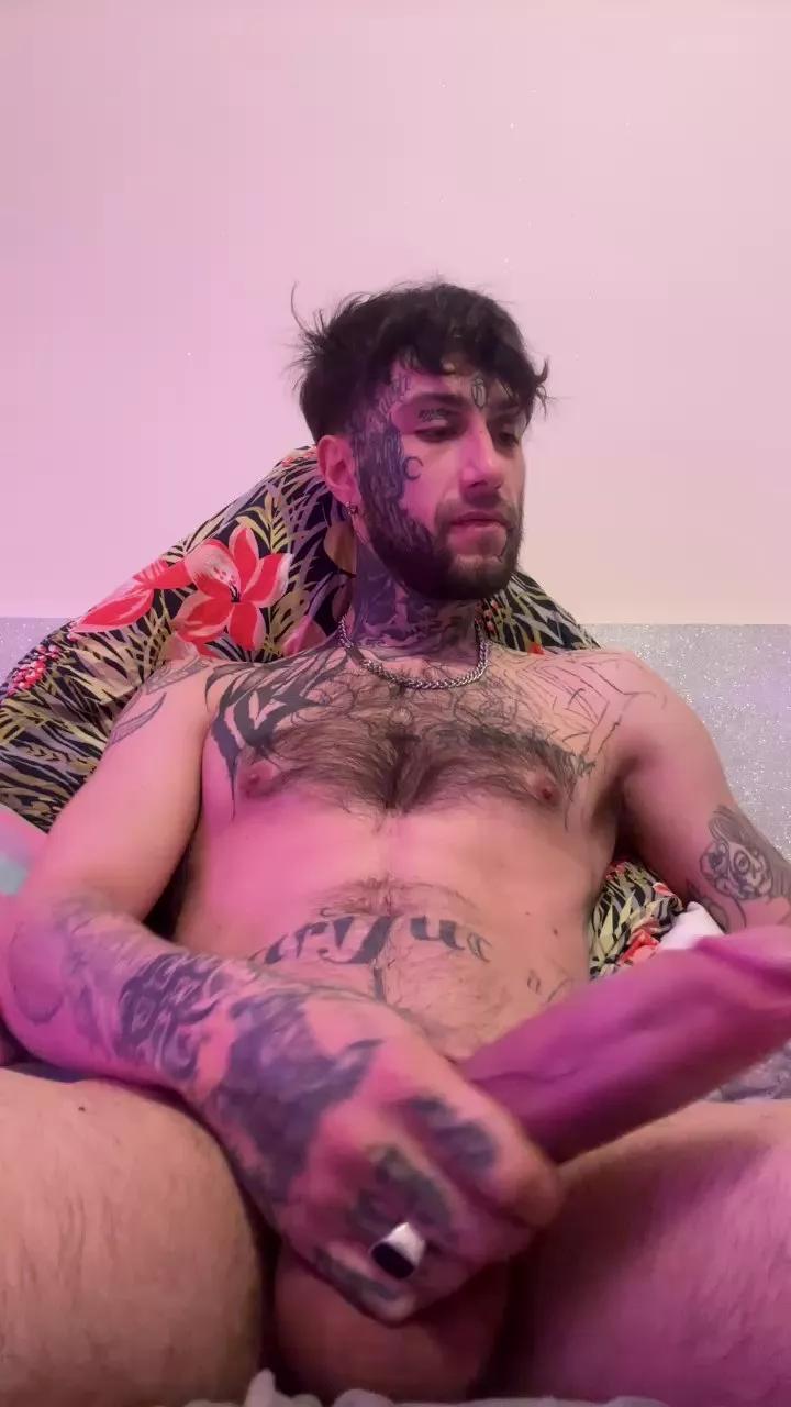 BigProfit95 on Cam4 