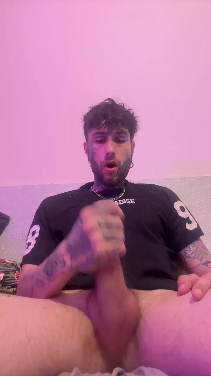 BigProfit95 on Cam4 