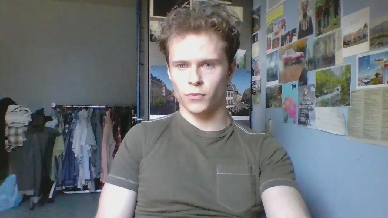 blondyguyyy on Cam4 