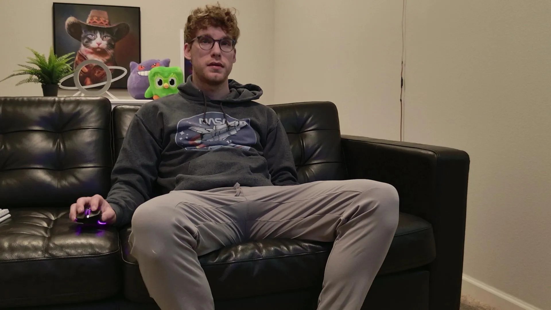 Offline BlueEyedTallGuy on Cam4