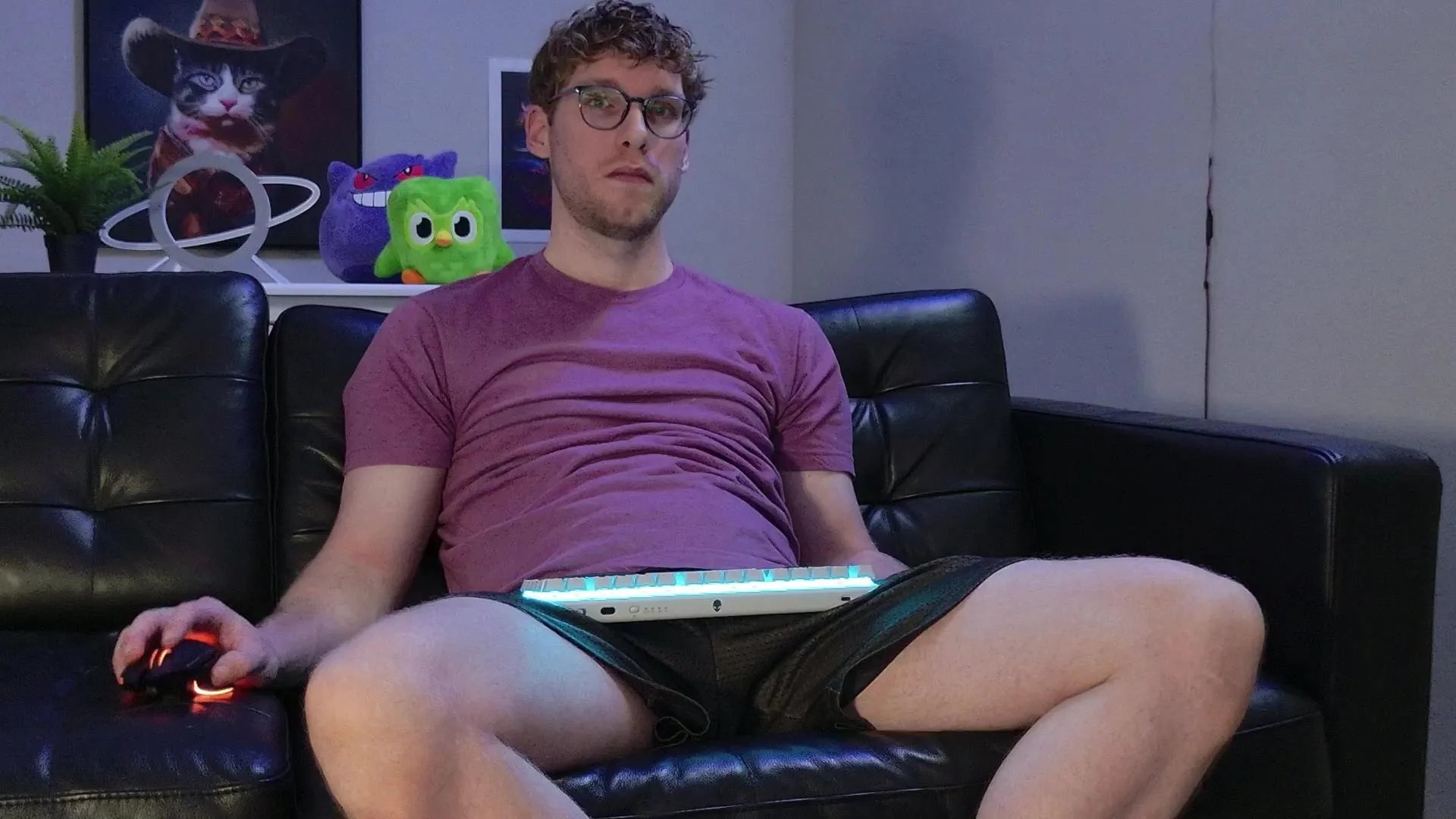 Offline BlueEyedTallGuy on Cam4