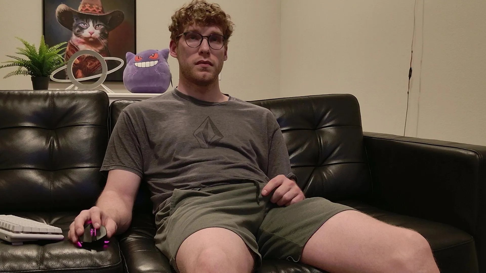 Offline BlueEyedTallGuy on Cam4