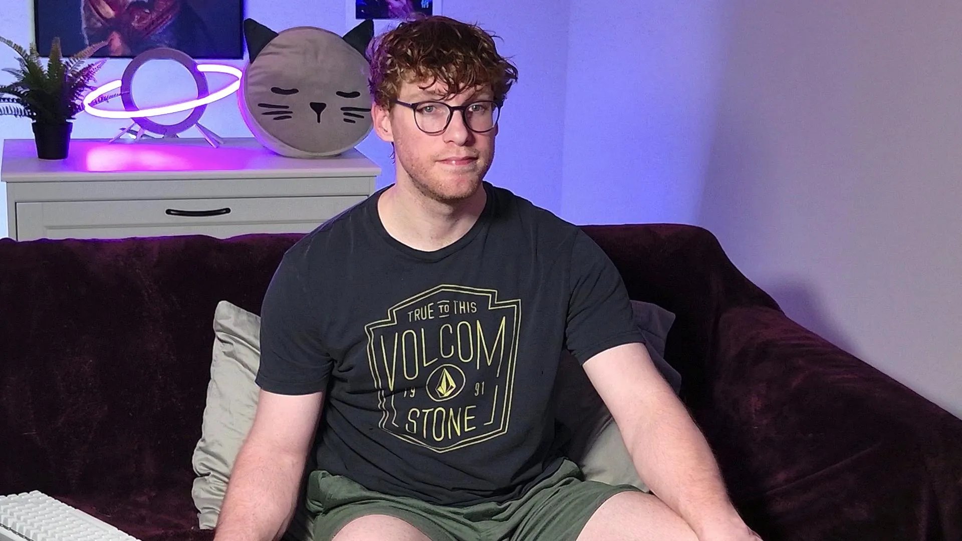 Offline BlueEyedTallGuy on Cam4