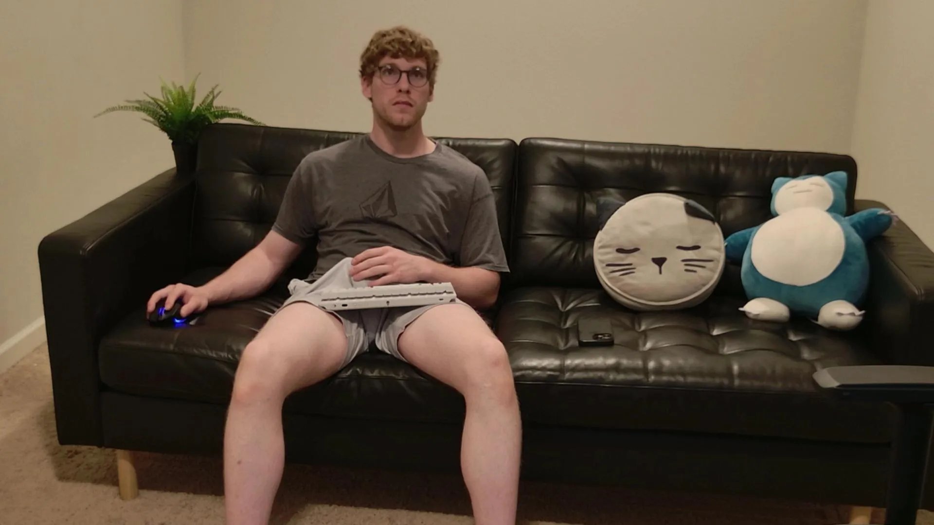 Offline BlueEyedTallGuy on Cam4