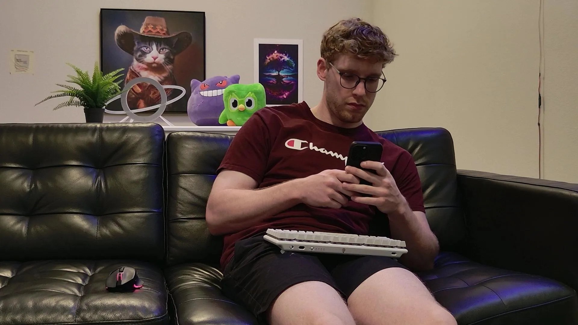 Offline BlueEyedTallGuy on Cam4