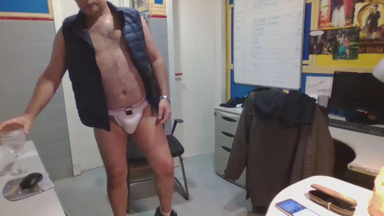 Camionmadrid on Cam4 