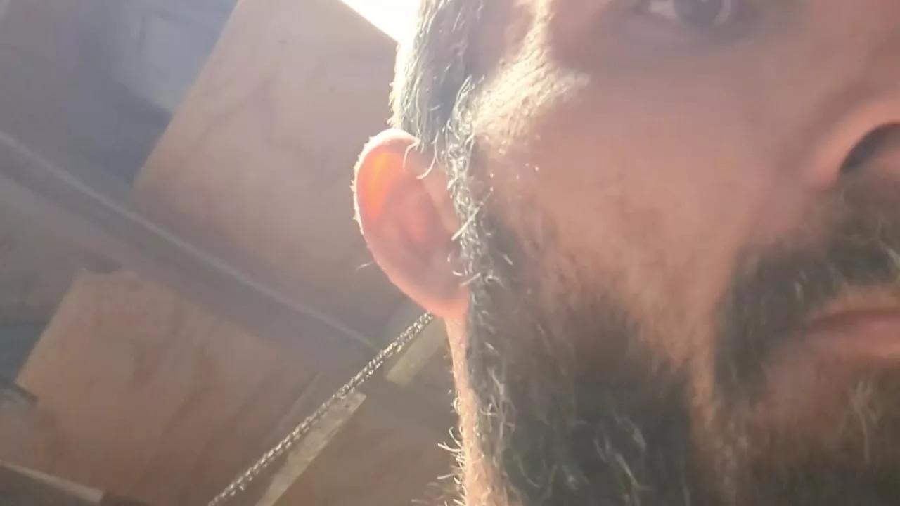 chewy1lb on Cam4 