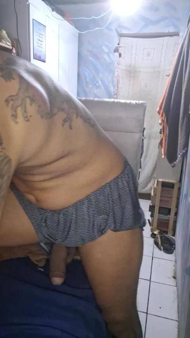 Chilenohh on Cam4 