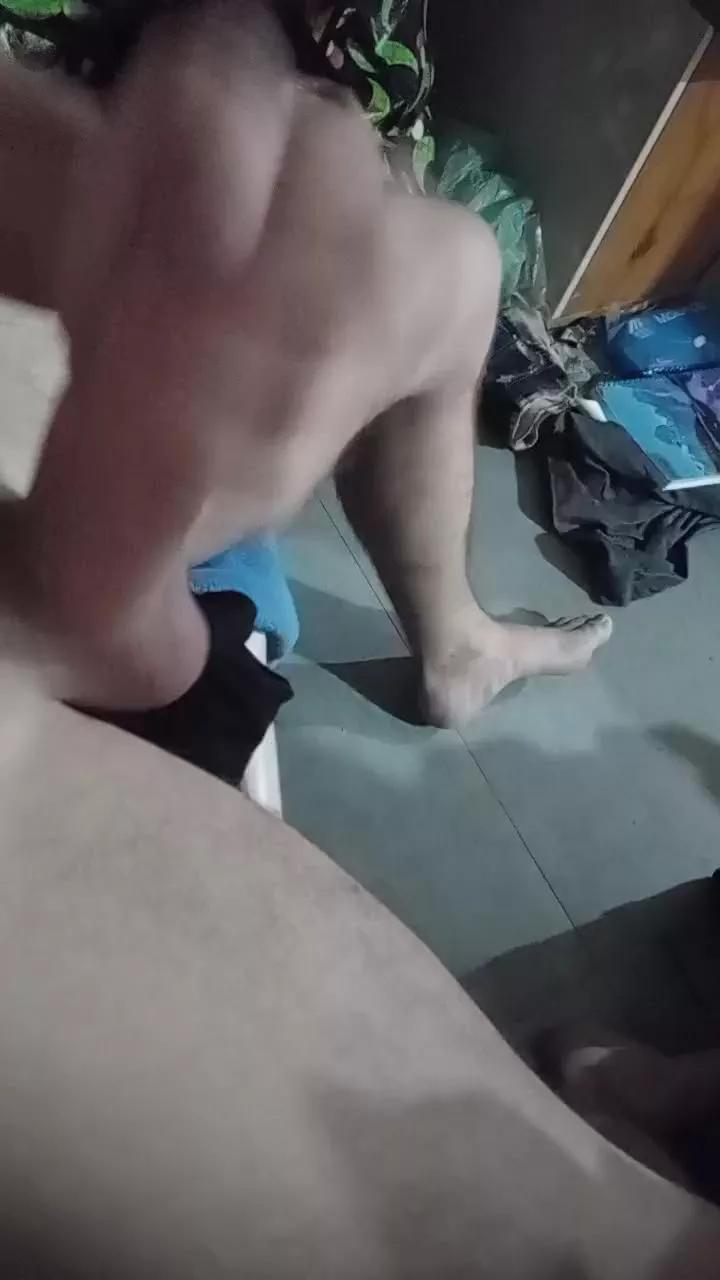 Closebad on Cam4 