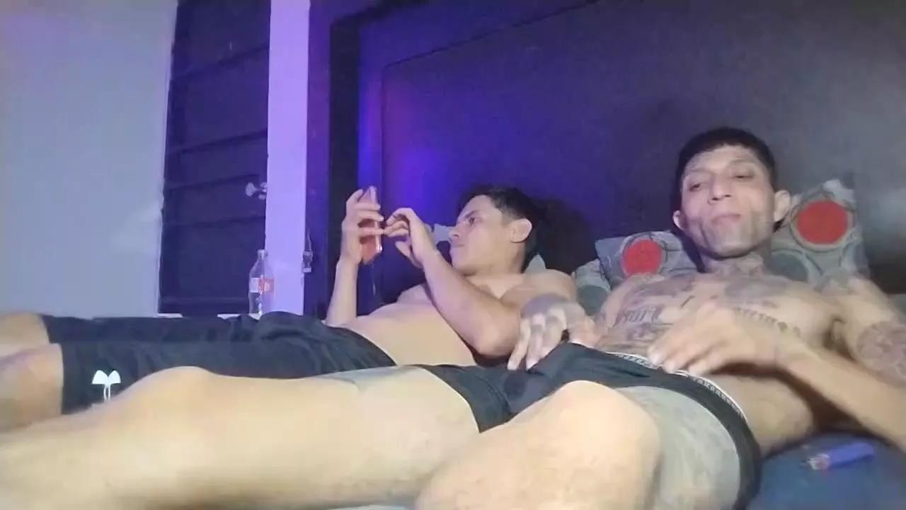 cruzito82 on Cam4 