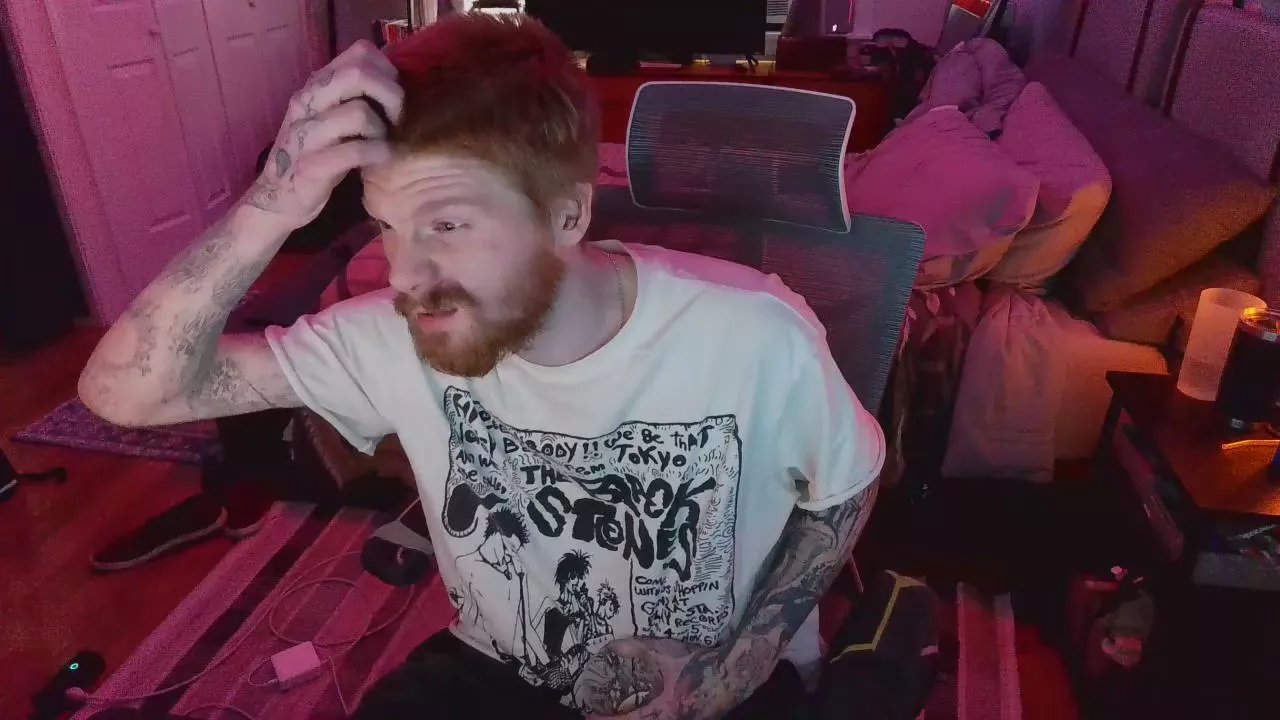 Offline D_BOOK on Cam4