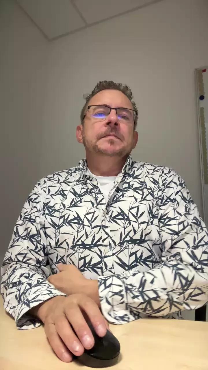 DaveBraun on Cam4 