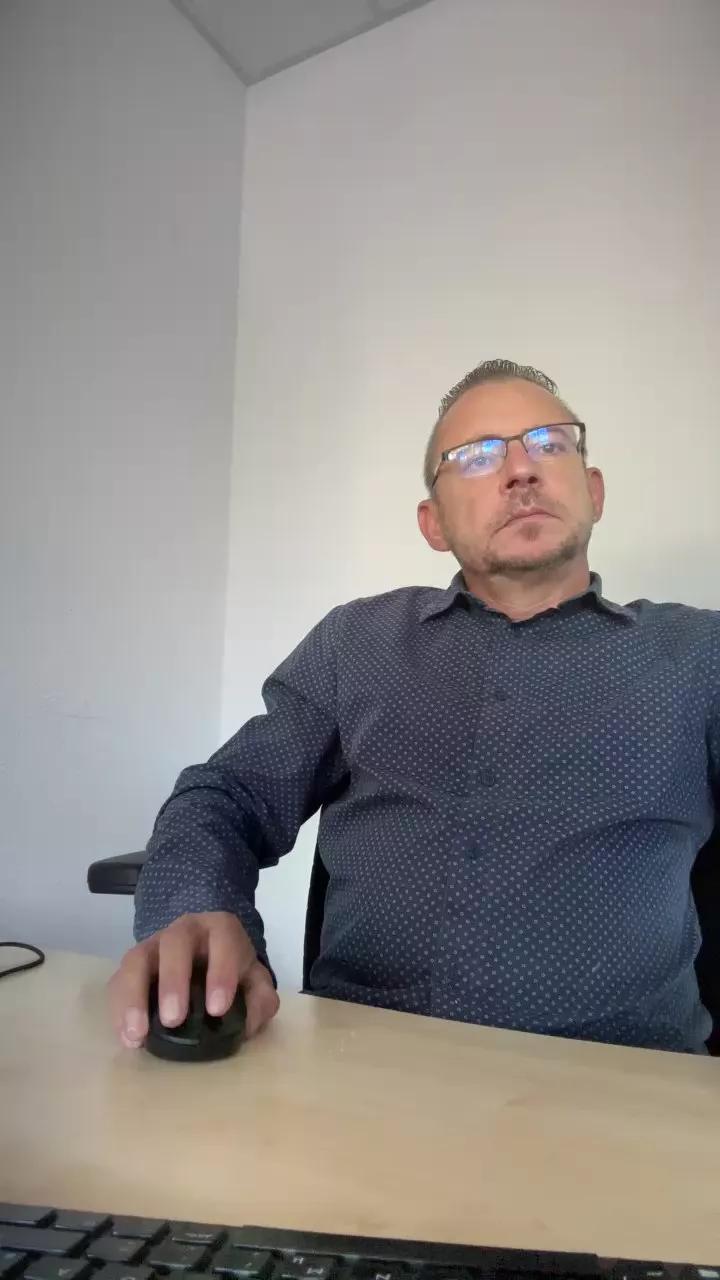 DaveBraun on Cam4 