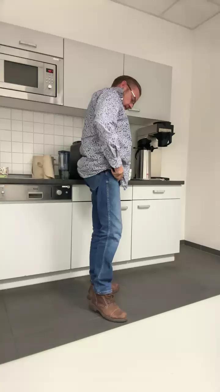DaveBraun on Cam4 