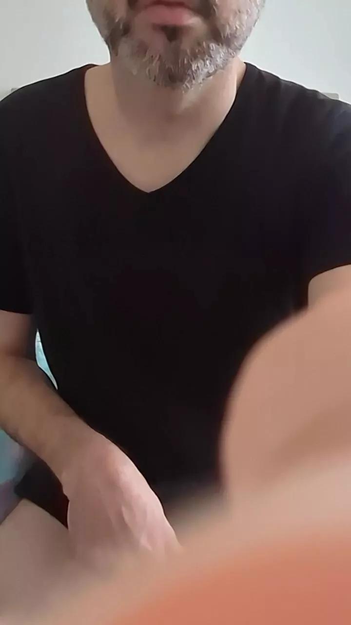 edou19 on Cam4 