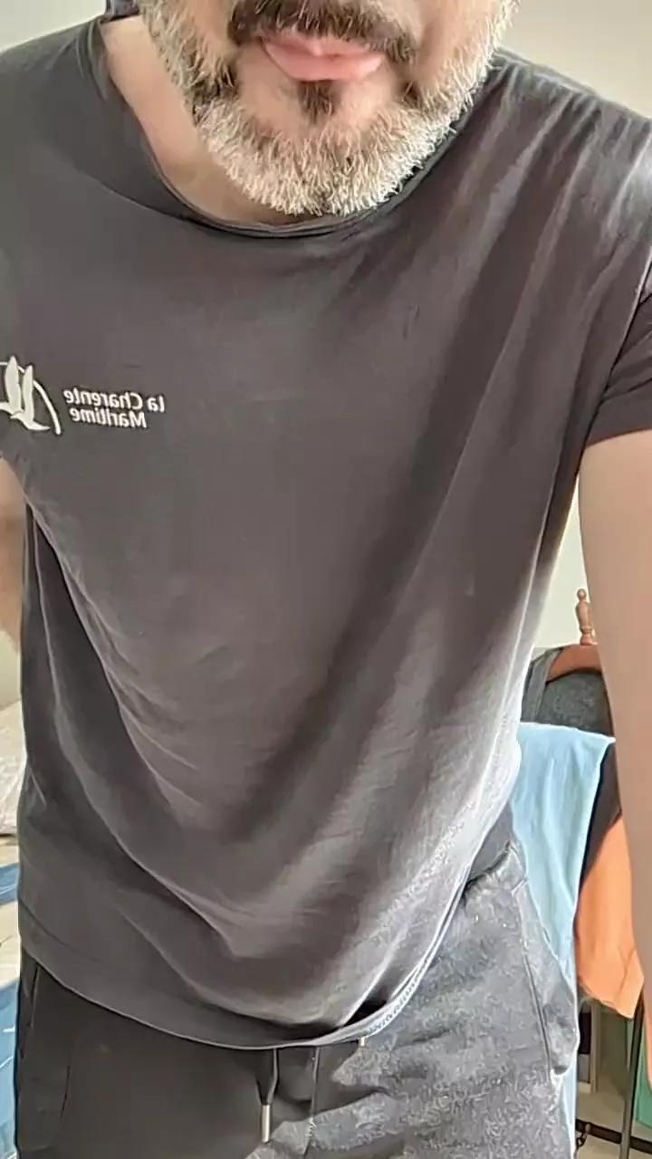 edou19 on Cam4 