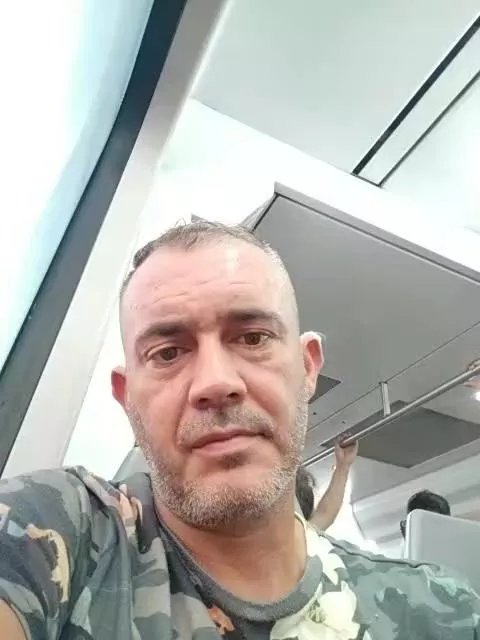 Offline elgefe80 on Cam4