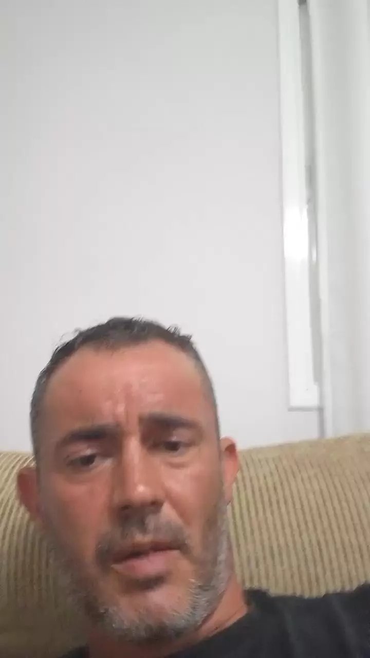 Offline elgefe80 on Cam4