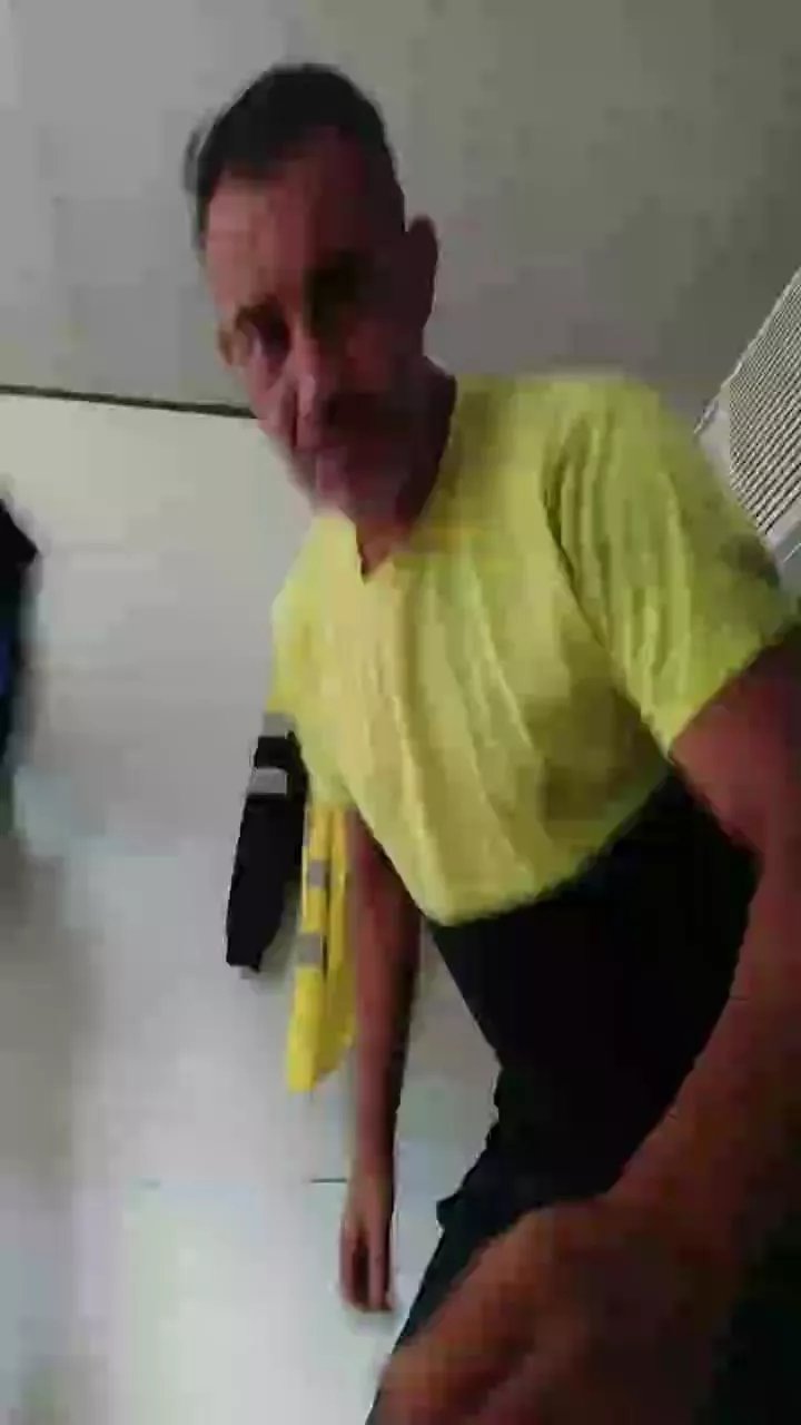 Offline elgefe80 on Cam4