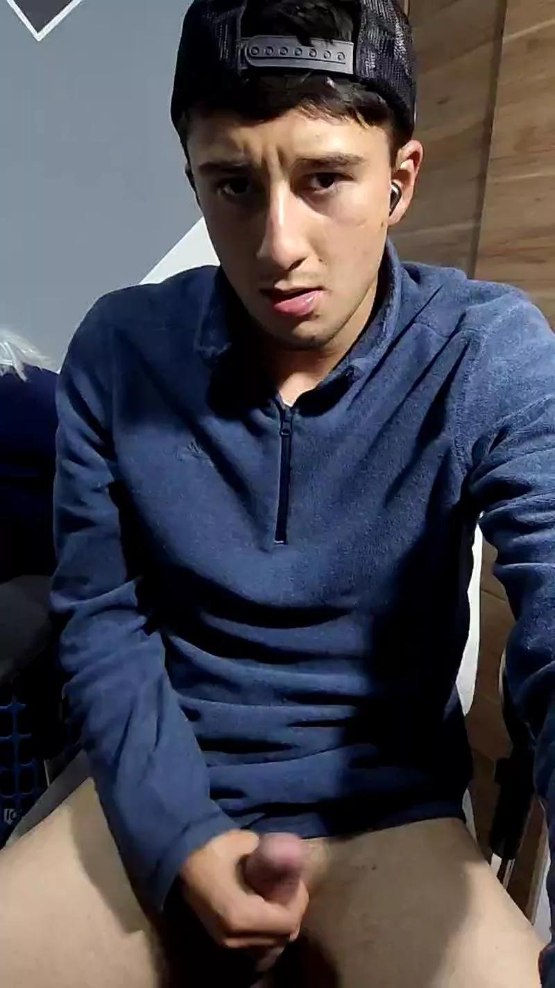 Esteban19PG on Cam4 