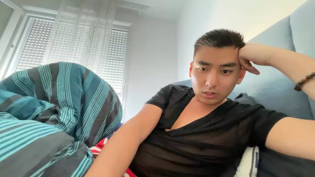 Offline flynn0401 on Cam4