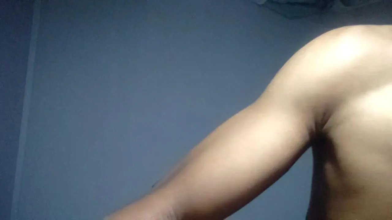 Offline Francopolo23xxl on Cam4