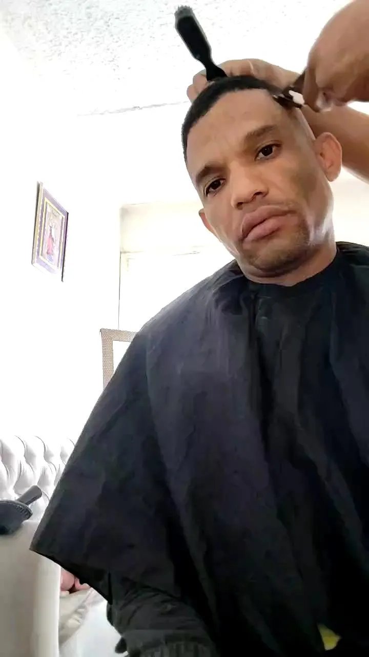 Offline Francopolo23xxl on Cam4