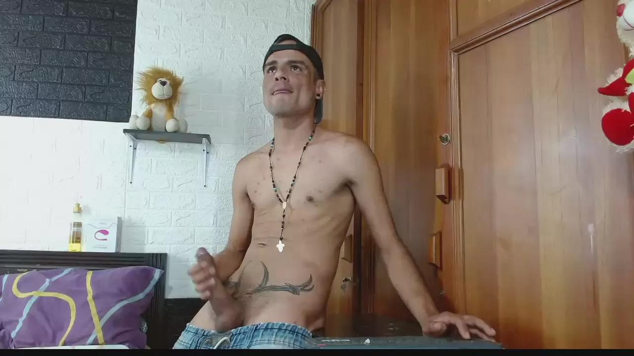GeorgeBigDick on Cam4 