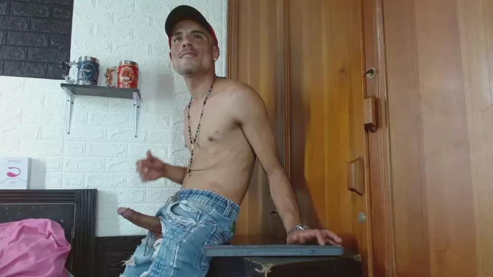 GeorgeBigDick on Cam4 