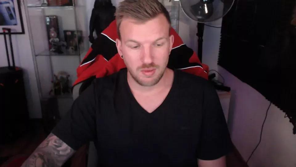 GermanPrince33 on Cam4 