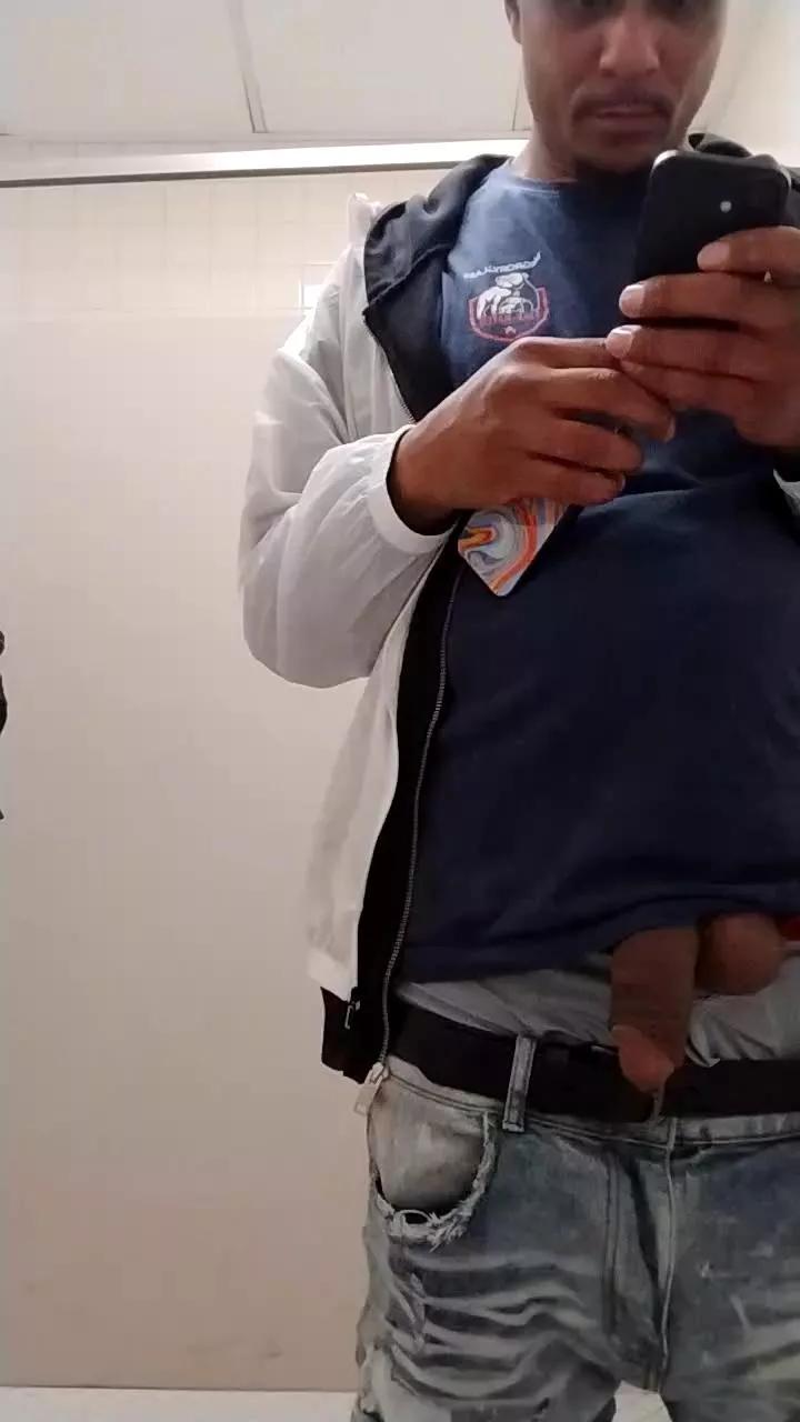 GggeddNGuutteDD on Cam4 