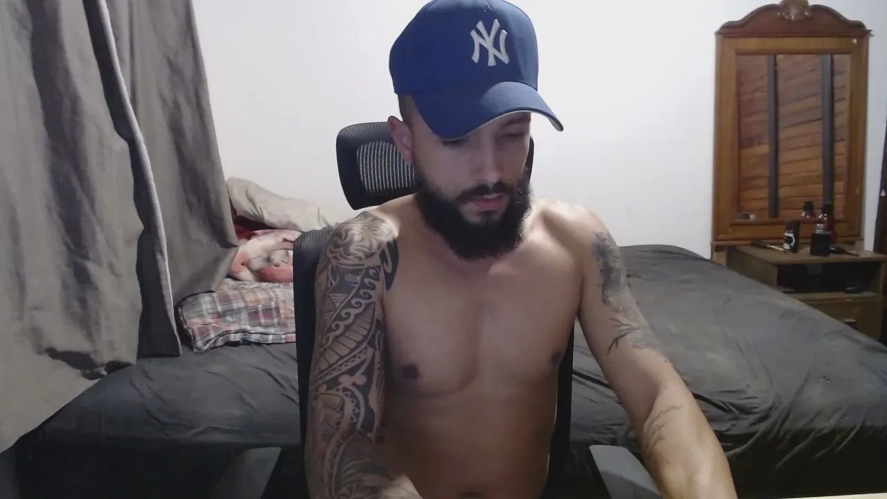 Offline ghusantos30 on Cam4