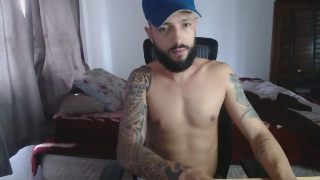 Offline ghusantos30 on Cam4