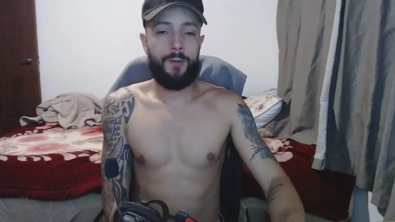 Offline ghusantos30 on Cam4