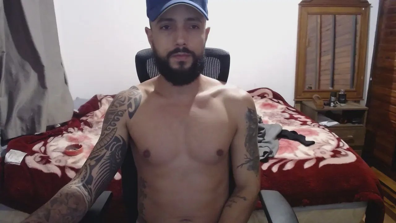 Offline ghusantos30 on Cam4